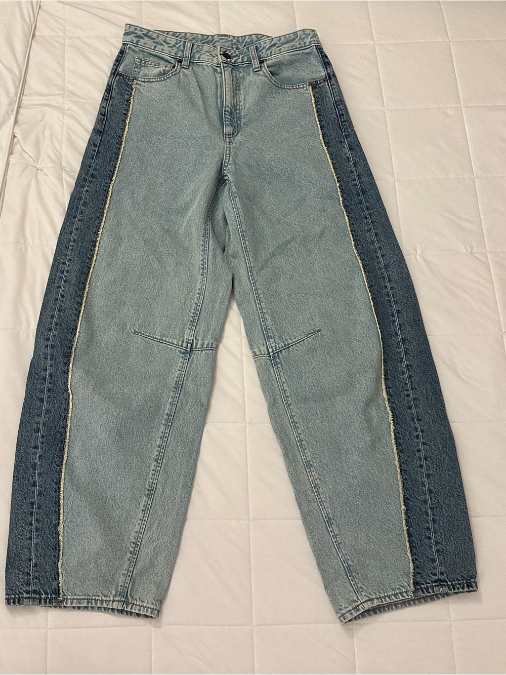 GU Two-Tone barrel jeans